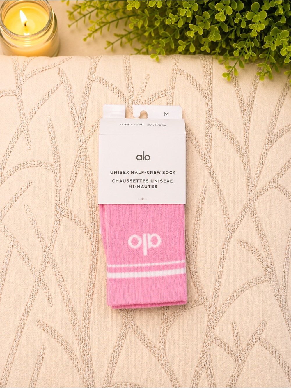 Alo Unisex Half-Crew Sock NWT in Sweet Pink/White ~ Size M